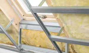 Jakie płyty na poddasze? Wybierz najlepsze materiały do izolacji i podłóg