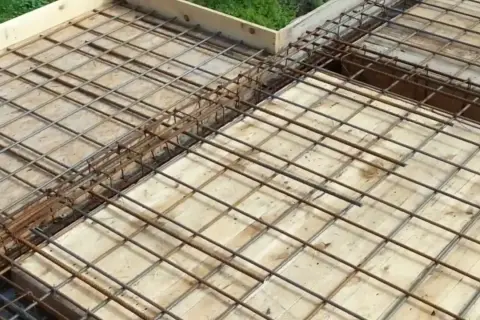 Ile zbrojenia na m2 stropu? Kluczowe informacje dla budowy