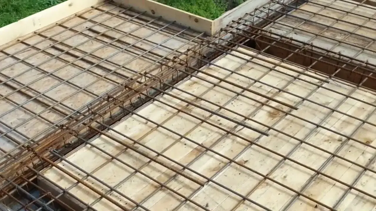 Ile zbrojenia na m2 stropu? Kluczowe informacje dla budowy
