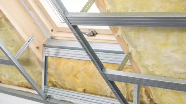 Jakie płyty na poddasze? Wybierz najlepsze materiały do izolacji i podłóg